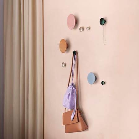Set of 5 Wall Hooks The Dots Metal Large / Assorted Diameters - Muuto | Bronze Copper-Tone - View 2
