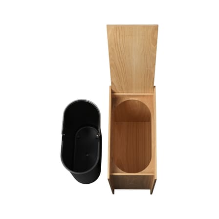 Wastebasket Sama Large Wood Natural / H 50 cm - Inner Plastic Bucket - Ferm Living | Wood Natural - Removable inner bucket : Black - View 3